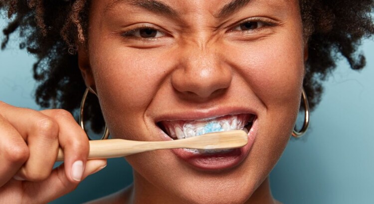 Como manter os dentes brancos após o clareamento