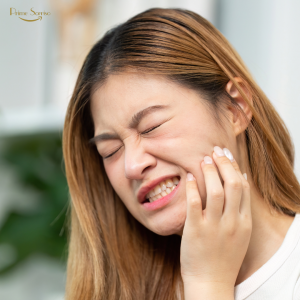 Exemplo de retração gengival causando sensibilidade