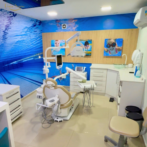 Paciente realizando tratamento de canal moderno